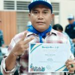 Bisa bantu buatkan caption di berita itu."Ketua KNTI Bintan Saat mengikuti Acara Akademis Kepemimpinan di jakarta.